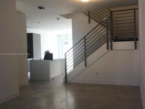 7227 NW 103rd Path, Doral FL 33178