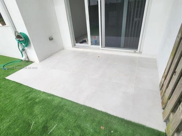 7227 NW 103rd Path, Doral FL 33178