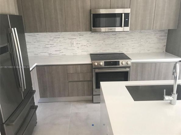 7227 NW 103rd Path, Doral FL 33178
