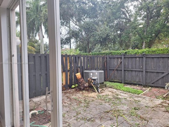 2318 NE 42nd Cir, Homestead FL 33033
