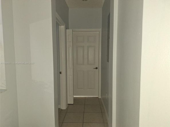 2318 NE 42nd Cir, Homestead FL 33033