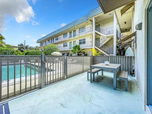 651 NE 60th St 12, Miami FL 33137