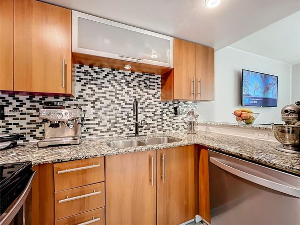 651 NE 60th St 12, Miami FL 33137