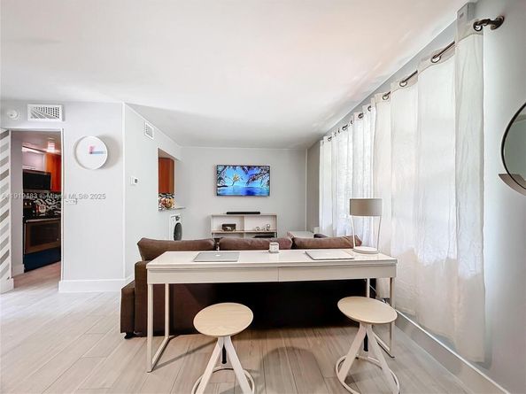 651 NE 60th St 12, Miami FL 33137