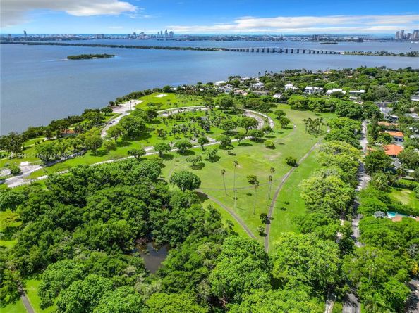 651 NE 60th St 12, Miami FL 33137