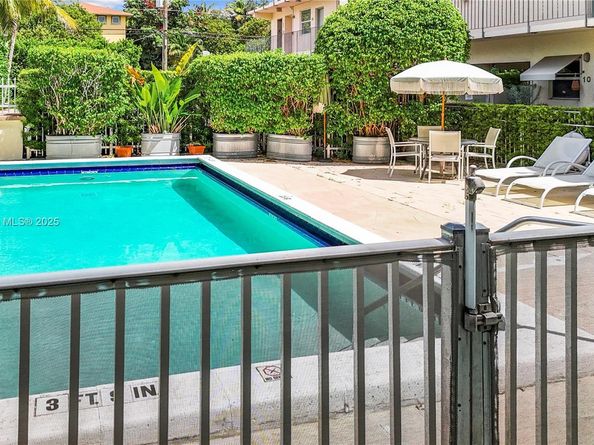 651 NE 60th St 12, Miami FL 33137