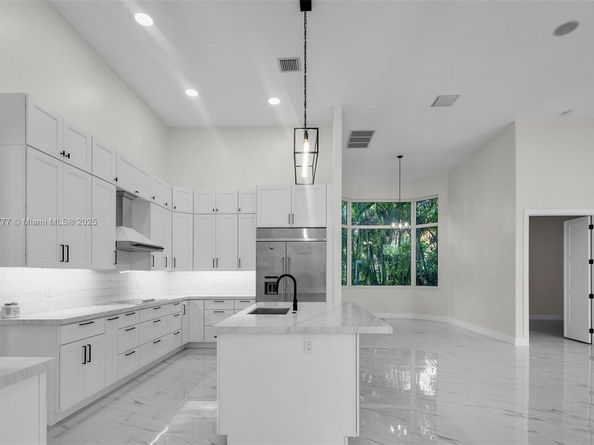 6360 NW 120th Dr, Coral Springs FL 33076