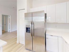 372 NE 26th Pl 201, Homestead FL 33033