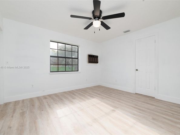 14230 SW 14th St, Davie FL 33325