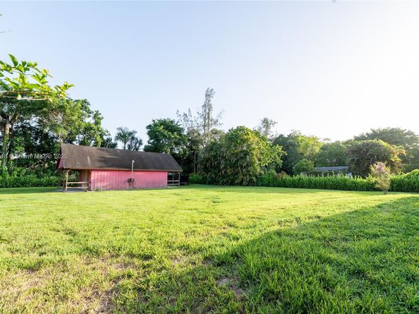 14230 SW 14th St, Davie FL 33325
