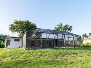 14230 SW 14th St, Davie FL 33325