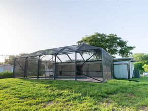 14230 SW 14th St, Davie FL 33325