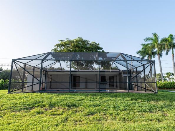 14230 SW 14th St, Davie FL 33325