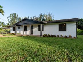 14230 SW 14th St, Davie FL 33325
