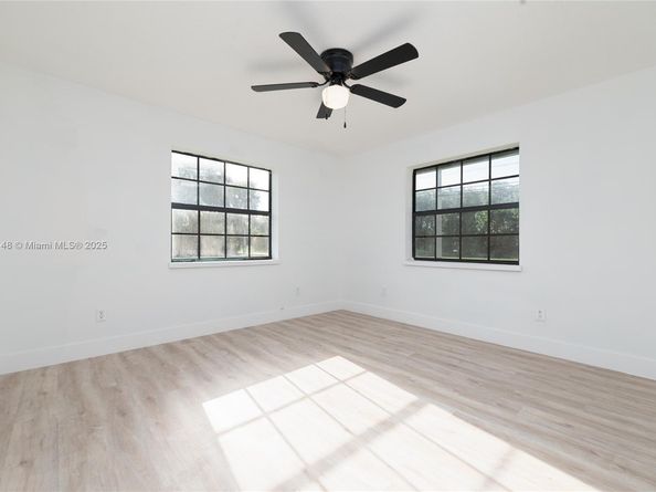 14230 SW 14th St, Davie FL 33325