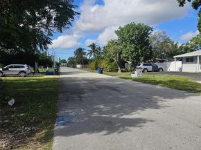 2488 SW 6th Ct, Fort Lauderdale FL 33312