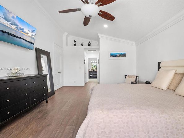 2541 Golf View Dr, Weston FL 33327