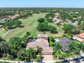 2541 Golf View Dr, Weston FL 33327