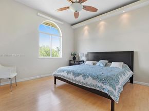 2541 Golf View Dr, Weston FL 33327