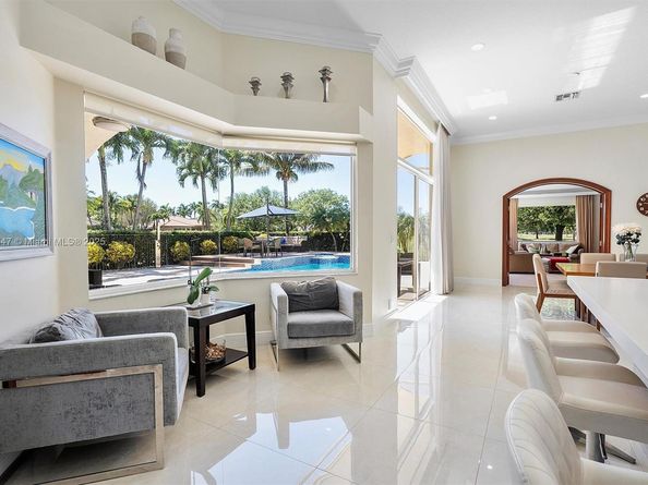 2541 Golf View Dr, Weston FL 33327