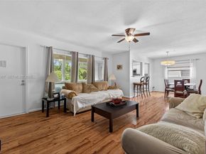412 S Luna Ct 11, Hollywood FL 33021