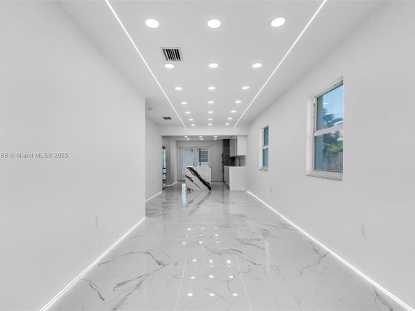 770 SE 5th Pl, Hialeah FL 33010