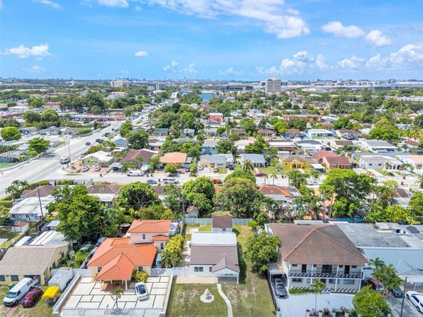 770 SE 5th Pl, Hialeah FL 33010