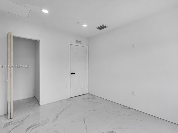 770 SE 5th Pl, Hialeah FL 33010