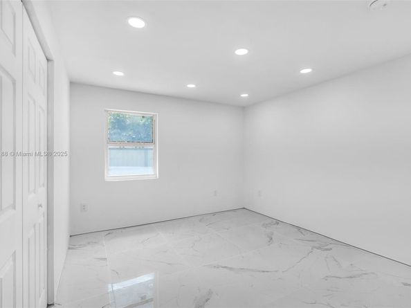 770 SE 5th Pl, Hialeah FL 33010