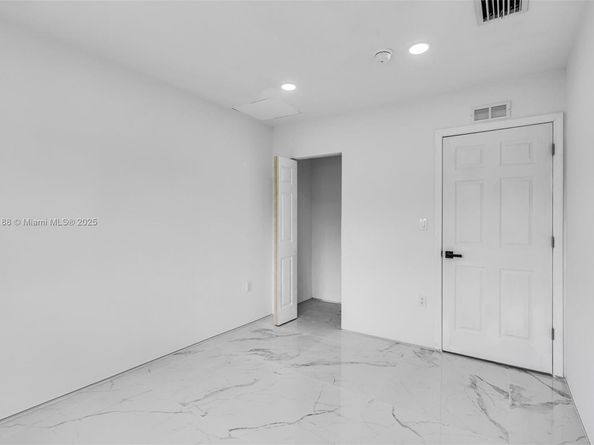 770 SE 5th Pl, Hialeah FL 33010