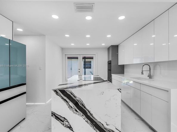 770 SE 5th Pl, Hialeah FL 33010