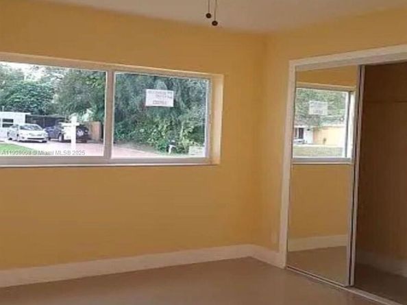 6641 Freedom St, Hollywood FL 33024