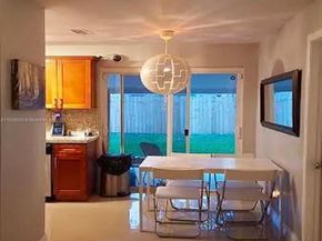 6641 Freedom St, Hollywood FL 33024