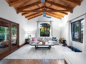 320 W 26th St, Miami Beach FL 33140