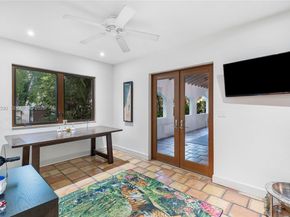 320 W 26th St, Miami Beach FL 33140