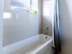 3250 NE 188th St 603, Aventura FL 33180