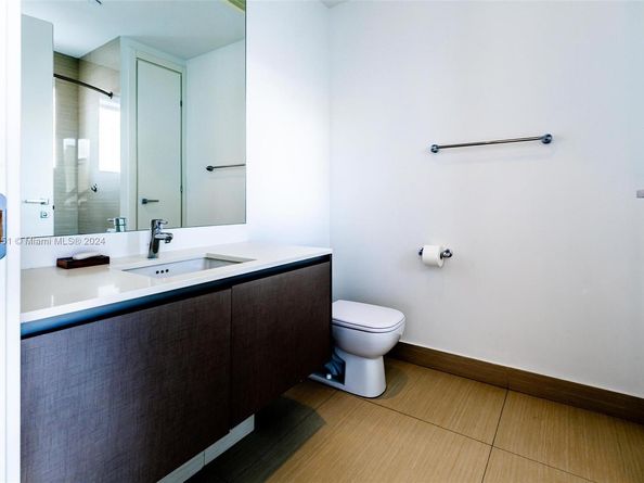 3250 NE 188th St 603, Aventura FL 33180