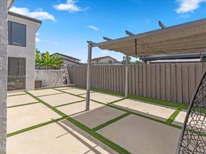 970 NW 106th Ave Cir, Miami FL 33172