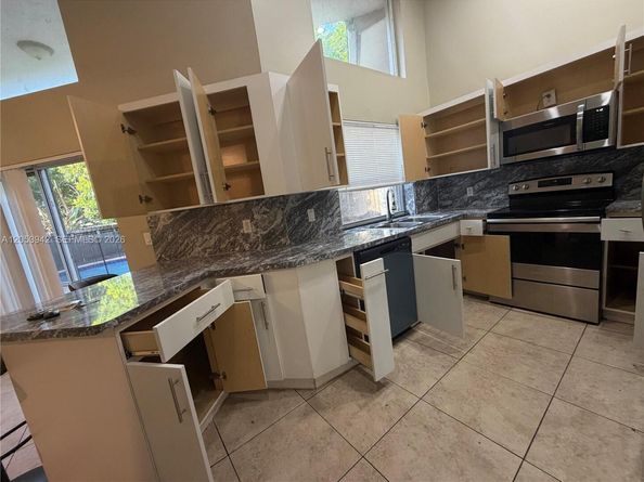 4433 NW 67th Ave, Coral Springs FL 33067