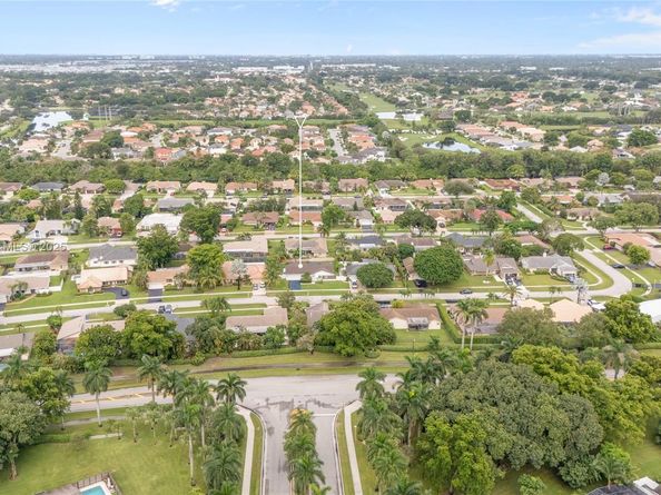 20847 Sugarloaf Ln, Boca Raton FL 33428