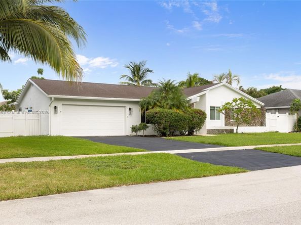 20847 Sugarloaf Ln, Boca Raton FL 33428