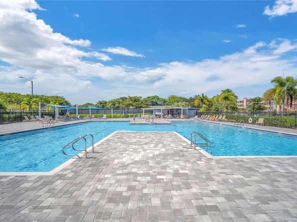 244 Durham F 244, Deerfield Beach FL 33442