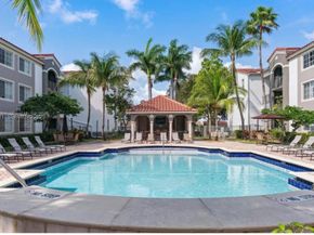 6851 SW 44th St 308, Miami FL 33155