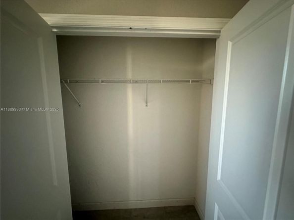 2800 NW 180th St, Miami Gardens FL 33056