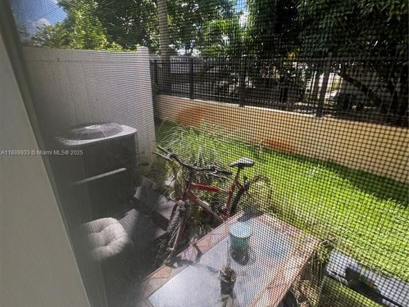 2800 NW 180th St, Miami Gardens FL 33056