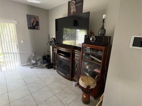 2800 NW 180th St, Miami Gardens FL 33056