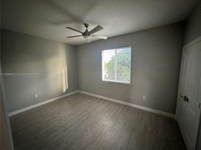 2800 NW 180th St, Miami Gardens FL 33056