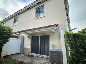 2800 NW 180th St, Miami Gardens FL 33056