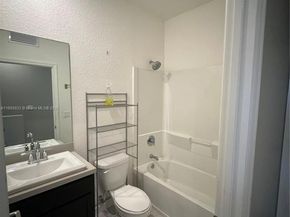 2800 NW 180th St, Miami Gardens FL 33056