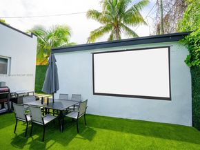 545 NW 47th St, Miami FL 33127